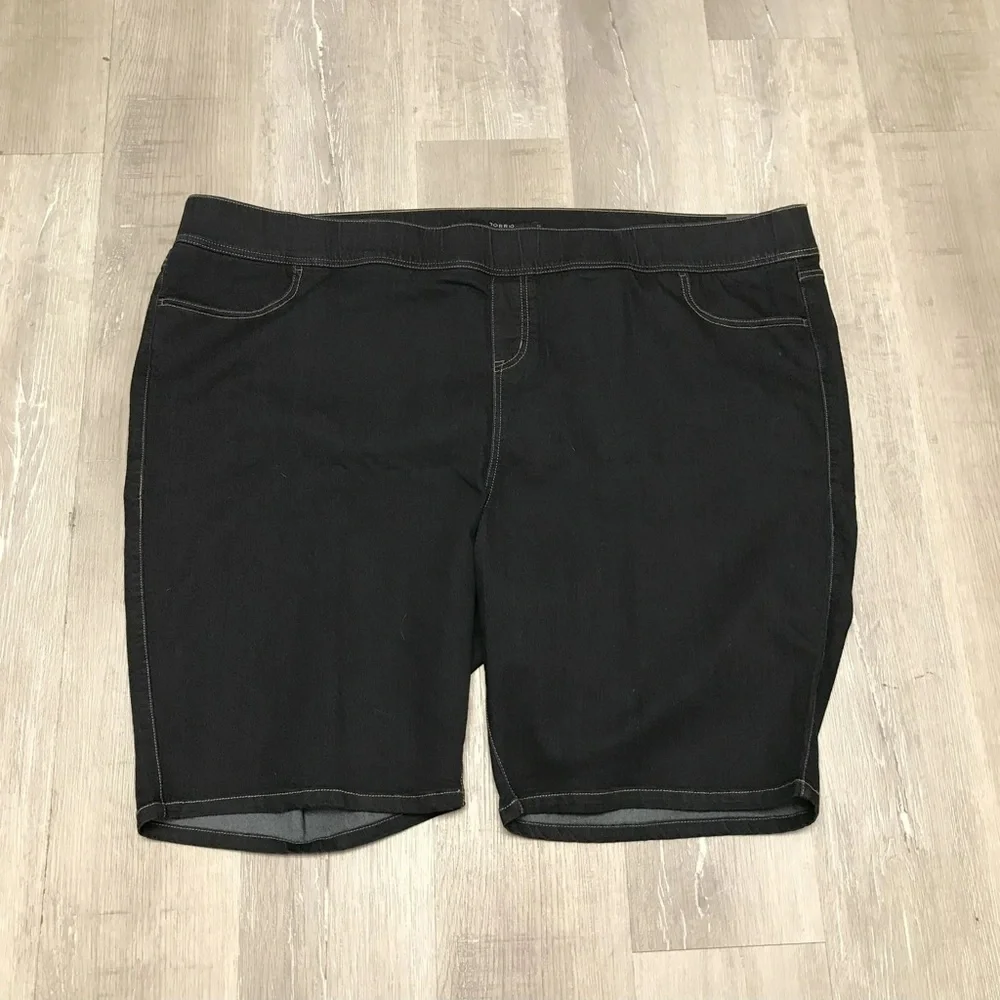 Torrid Dark Wash Bermuda Shorts - New! - Size 30 (6)